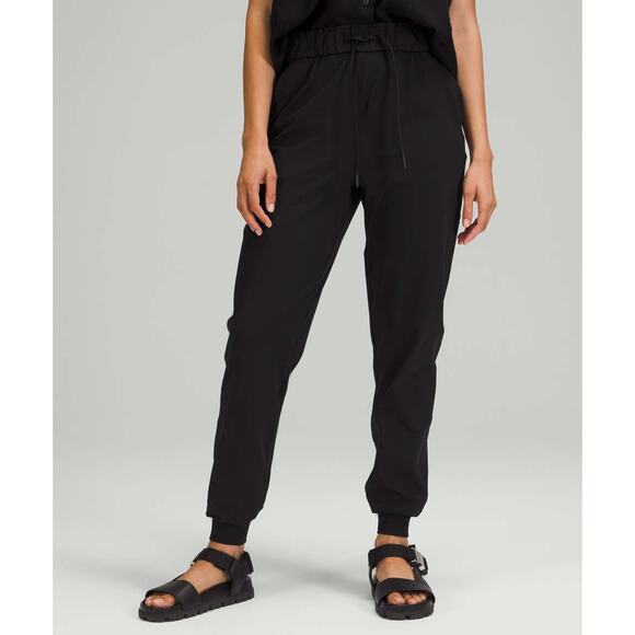 Lululemon Stretch High-Rise Jogger Pants in Black size 6 - Picture 1 of 12